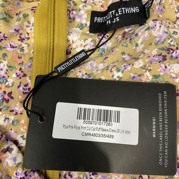 Pretty little thing Plus Pin Floral Cut Out Puff Sleeves Dress US Size 24 - Picture 8 of 10